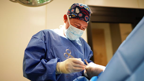 VCA ASEC veterinarian in surgery