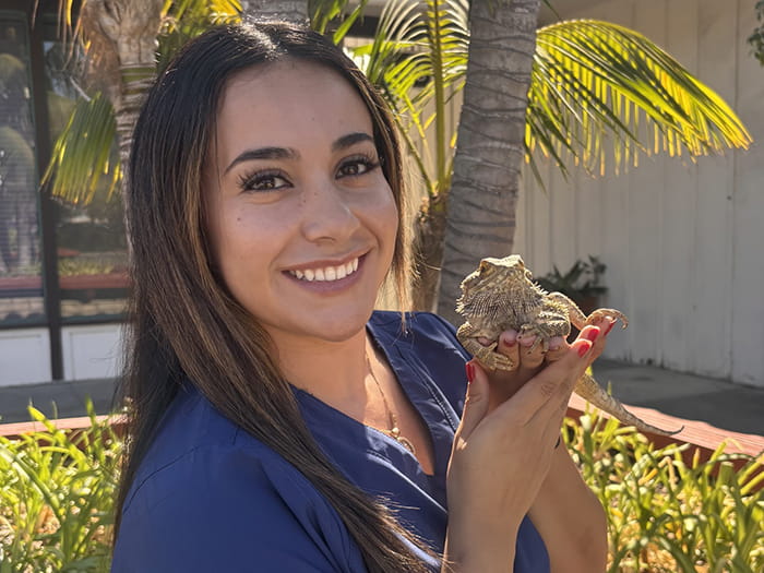 Itzel Staff Photo
