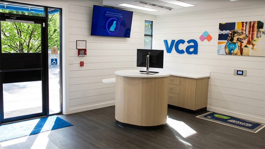 VCA Peachtree Animal Hospital lobby