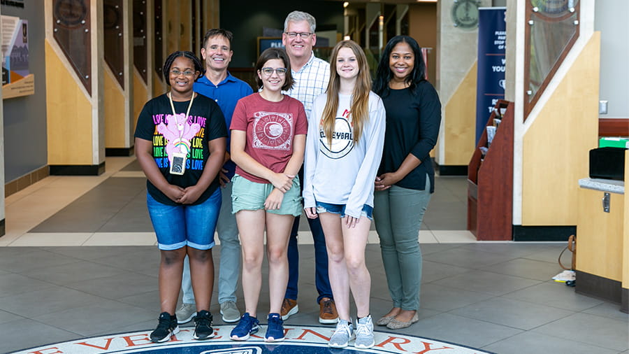 Vet Set Go and VCA Animal Hospitals Team Up to Launch  “Become a Veterinarian Camp Contest 2023”