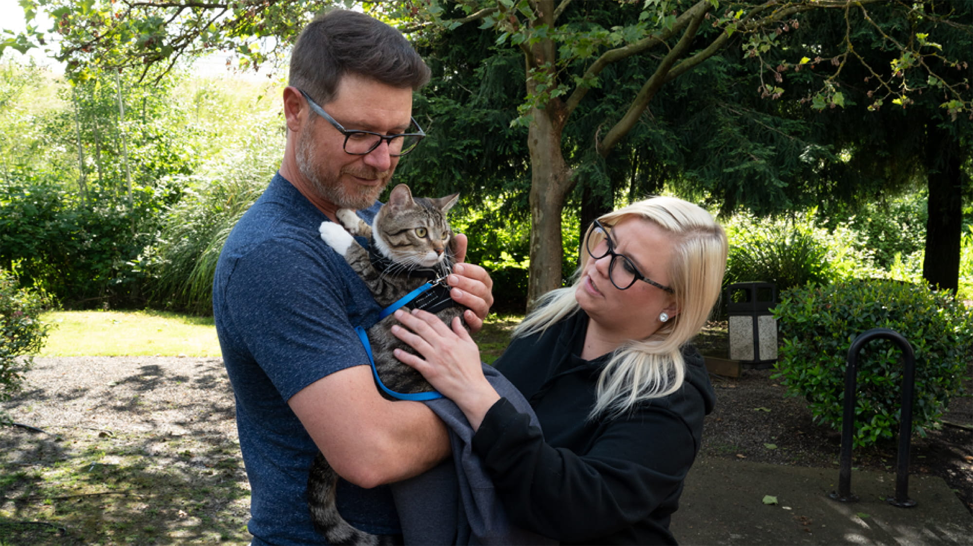 Captain Banz the cat with Owners
